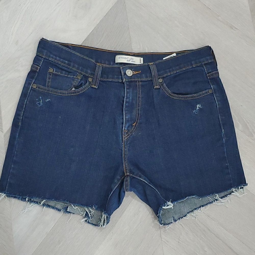 Levis Womans 505, Distressed Denim Shorts, Size 10